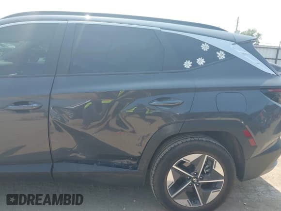 ✅ 2025 Hyundai Tucson SEL Convenience • VIN: 5NMJCCDE0SH467795 • Lot: 43147737. Wystawiony na IAAI z przebiegiem 8 917 mil. Bezpłatny archiwum sprzedaży aukcyjnych z USA i szczegółowy raport historii pojazdu na DreamBid. Zdjęcie 6.