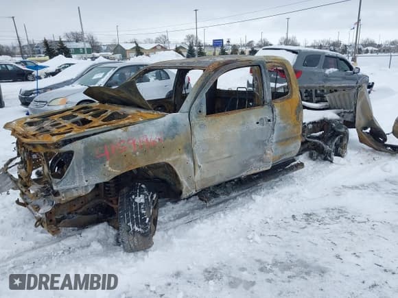 ✅ 2005 Toyota Tacoma • VIN: 5TEUU42N25Z026726 • Лот: 41591964. Опубликован ранее на IAAI с пробегом 208 500 миль. Бесплатный доступ к архиву аукционных продаж из США и подробный отчёт об истории автомобиля на DreamBid. Изображение 6.