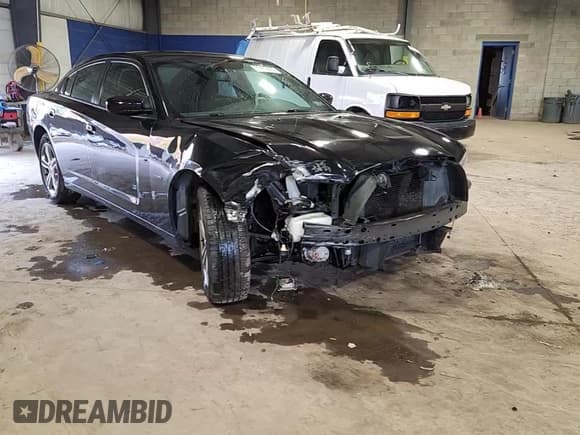 ✅ 2014 Dodge Charger RT Plus • VIN: 2C3CDXDT2EH372395 • Lot: 87417875. Wystawiony na Copart z przebiegiem 89 954 mil. Bezpłatny archiwum sprzedaży aukcyjnych z USA i szczegółowy raport historii pojazdu na DreamBid. Zdjęcie 13.