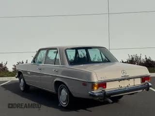 ✅ 1971 Mercedes-Benz 220 • VIN: 11501010064211 • Lot: 91277475. Listed on Copart with 43,818 mi. Free auction sales archive from the USA and detailed vehicle history report at DreamBid. Image 3.