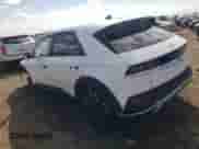 2023 Hyundai Ioniq 5 SE z VIN KM8KMDAF7PU231337, wystawiony jako Copart lot #72635864 z przebiegiem 4 939 mil mil oraz Szkoda całkowita • Salvage title. Historia ofert i sprzedaży dostępna na DreamBid. Obrazek 2.
