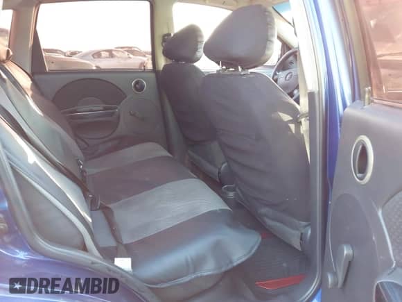 2008 Chevrolet Aveo LS z VIN KL1TD66648B222113, wystawiony jako IAAI lot #41384996 z przebiegiem 135 794 mil mil oraz . Historia ofert i sprzedaży dostępna na DreamBid. Obrazek 8.