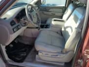 ✅ 2009 Chevrolet Suburban 2LT • VIN: 1GNFK26389J120225 • Lot: 82301064. Wystawiony na Copart z przebiegiem 177 838 mil. Bezpłatny archiwum sprzedaży aukcyjnych z USA i szczegółowy raport historii pojazdu na DreamBid. Zdjęcie 7.