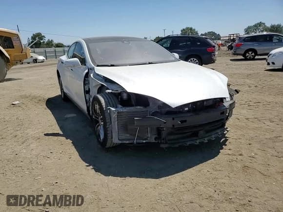 ✅ 2014 Tesla Model S 60 • VIN: 5YJSA1H11EFP57345 • Lot: 70719985. Listed on Copart with 149,484 mi. Free auction sales archive from the USA and detailed vehicle history report at DreamBid. Image 14.