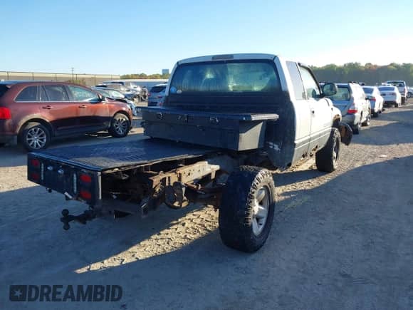2000 Dodge 1500 with VIN 3B7HF13Z2YG149468, listed as a IAAI auction lot 43424370 with 170,729 mi miles and . Bid and sale history available at DreamBid. Image 4.