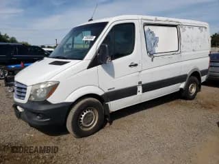✅ 2015 Freightliner Sprinter • VIN: WDRPE7DC4FP140811 • Lot: 70560885. Wystawiony na Copart z przebiegiem Nie podano. Bezpłatny archiwum sprzedaży aukcyjnych z USA i szczegółowy raport historii pojazdu na DreamBid. Zdjęcie 1.