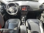 ✅ 2019 Jeep Compass Limited • VIN: 3C4NJCCB3KT675994 • Lot: 81872945. Wystawiony na Copart z przebiegiem 100 522 mil. Bezpłatny archiwum sprzedaży aukcyjnych z USA i szczegółowy raport historii pojazdu na DreamBid. Zdjęcie 8.