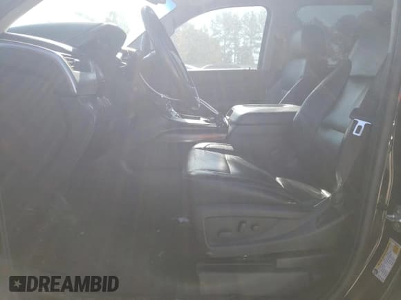 ✅ 2015 Chevrolet Suburban LT • VIN: 1GNSKJKC3FR238453 • Lot: 77521024. Wystawiony na Copart z przebiegiem 155 369 mil. Bezpłatny archiwum sprzedaży aukcyjnych z USA i szczegółowy raport historii pojazdu na DreamBid. Zdjęcie 7.