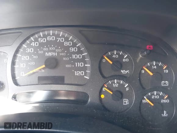 ✅ 2003 Chevrolet Silverado 2500HD LS • VIN: 1GCHC29U03E166456 • Lot: 42236591. Wystawiony na IAAI z przebiegiem Nie podano. Bezpłatny archiwum sprzedaży aukcyjnych z USA i szczegółowy raport historii pojazdu na DreamBid. Zdjęcie 7.