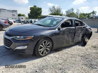 ✅ 2022 Chevrolet Malibu RS • VIN: 1G1ZG5ST2NF203945 • Lot: 69050915. Wystawiony na Copart z przebiegiem 43 335 mil mil. Skorzystaj z bezpłatnego archiwum sprzedaży aukcyjnych z USA i zobacz szczegółowy raport historii pojazdu na DreamBid. Zdjęcie 1.