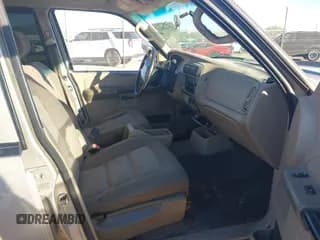 ✅ 2005 Ford Explorer Sport Trac XLS • VIN: 1FMZU67K55UA65010 • Лот: 43768943. Опубликован ранее на IAAI с пробегом 194 760 миль. Бесплатный доступ к архиву аукционных продаж из США и подробный отчёт об истории автомобиля на DreamBid. Изображение 5.