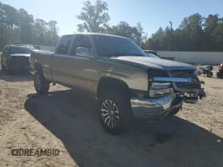 ✅ 2003 Chevrolet Silverado 1500 • VIN: 2GCEC19V031271683 • Лот: 72743004. Опубликован ранее на Copart с пробегом 55 211 миль. Бесплатный доступ к архиву аукционных продаж из США и подробный отчёт об истории автомобиля на DreamBid. Изображение 4.