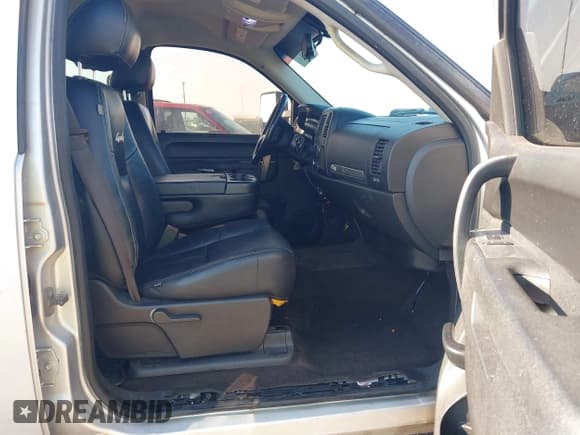 ✅ 2013 GMC Sierra 1500 SLE • VIN: 3GTP2VE77DG137675 • Лот: 43142745. Опубликован ранее на IAAI с пробегом 186 804 миль. Бесплатный доступ к архиву аукционных продаж из США и подробный отчёт об истории автомобиля на DreamBid. Изображение 5.