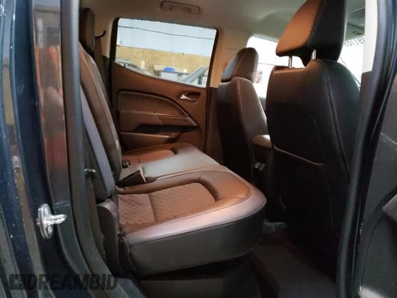 ✅ 2019 Chevrolet Colorado 4WD Z71 • VIN: 1GCGTDENXK1347608 • Лот: 49118945. Опубликован ранее на Copart с пробегом 55 978 миль. Бесплатный доступ к архиву аукционных продаж из США и подробный отчёт об истории автомобиля на DreamBid. Изображение 10.