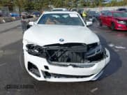 ✅ 2022 BMW 5 Series 540i xDrive • VIN: WBA73BJ05NCJ60877 • Lot: 43453314. Wystawiony na IAAI z przebiegiem 15 892 mil. Bezpłatny archiwum sprzedaży aukcyjnych z USA i szczegółowy raport historii pojazdu na DreamBid. Zdjęcie 12.