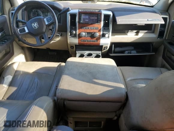 ✅ 2009 Dodge 1500 SLT • VIN: 1D3HV13T39J528159 • Lot: 55737195. Wystawiony na Copart z przebiegiem 192 899 mil. Bezpłatny archiwum sprzedaży aukcyjnych z USA i szczegółowy raport historii pojazdu na DreamBid. Zdjęcie 8.