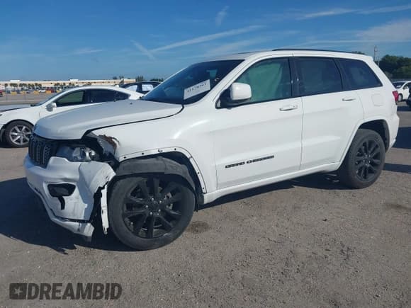 ✅ 2017 Jeep Grand Cherokee 75th Anniversary • VIN: 1C4RJEAG2HC823049 • Lot: 41178561. Listed on IAAI with 117,157 mi. Free auction sales archive from the USA and detailed vehicle history report at DreamBid. Image 17.