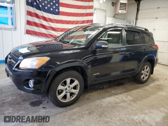 ✅ 2010 Toyota RAV4 Limited • VIN: 2T3DK4DV9AW014694 • Лот: 93067695. Опубликован ранее на Copart с пробегом 136 683 миль. Бесплатный доступ к архиву аукционных продаж из США и подробный отчёт об истории автомобиля на DreamBid. Изображение 1.