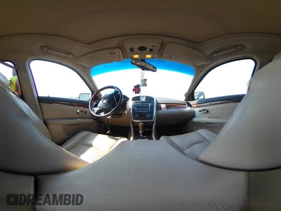 ✅ 2007 Cadillac SRX • VIN: 1GYEE637370132581 • Lot: 42390342. Wystawiony na IAAI z przebiegiem 207 596 mil. Bezpłatny archiwum sprzedaży aukcyjnych z USA i szczegółowy raport historii pojazdu na DreamBid. Zdjęcie 18.