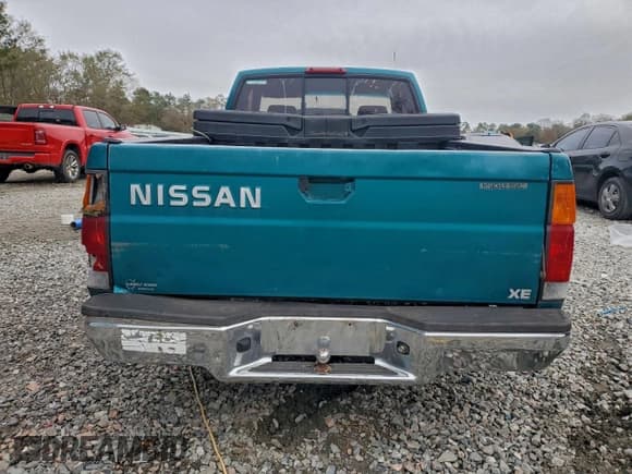 ✅ 1996 Nissan Frontier XE • VIN: 1N6SD16S9TC342204 • Lot: 95621245. Wystawiony na Copart z przebiegiem 209 293 mil. Bezpłatny archiwum sprzedaży aukcyjnych z USA i szczegółowy raport historii pojazdu na DreamBid. Zdjęcie 6.