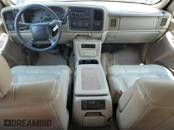 ✅ 2001 Chevrolet Suburban LS • VIN: 3GNEC16T91G213568 • Lot: 64104754. Wystawiony na Copart z przebiegiem 250 746 mil. Bezpłatny archiwum sprzedaży aukcyjnych z USA i szczegółowy raport historii pojazdu na DreamBid. Zdjęcie 8.