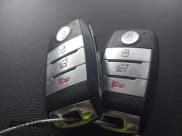 ✅ 2017 Kia Sorento EX • VIN: 5XYPH4A54HG262098 • Lot: 43856057. Listed on IAAI with 119,040 mi. Free auction sales archive from the USA and detailed vehicle history report at DreamBid. Image 11.