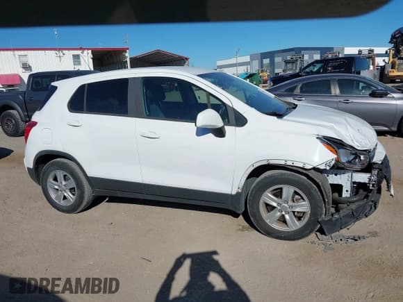 ✅ 2020 Chevrolet Trax LS • VIN: 3GNCJKSBXLL108211 • Lot: 43457223. Wystawiony na IAAI z przebiegiem 123 790 mil. Bezpłatny archiwum sprzedaży aukcyjnych z USA i szczegółowy raport historii pojazdu na DreamBid. Zdjęcie 14.