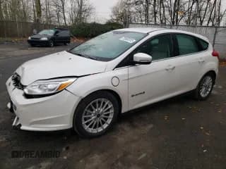 ✅ 2015 Ford Focus Electric • VIN: 1FADP3R41FL232835 • Лот: 70969312. Опубликован ранее на Copart с пробегом 39 606 миль. Бесплатный доступ к архиву аукционных продаж из США и подробный отчёт об истории автомобиля на DreamBid. Изображение 1.