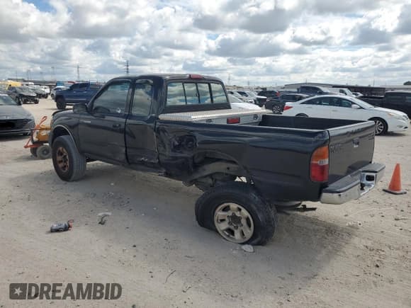 ✅ 1998 Toyota Tacoma • VIN: 4TASN92N0WZ110361 • Лот: 74660214. Опубликован ранее на Copart с пробегом 288 647 миль. Бесплатный доступ к архиву аукционных продаж из США и подробный отчёт об истории автомобиля на DreamBid. Изображение 2.