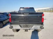 ✅ 2022 Chevrolet Silverado 2500HD LT • VIN: 1GC4YNEY3NF118389 • Lot: 80342805. Wystawiony na Copart z przebiegiem 27 267 mil. Bezpłatny archiwum sprzedaży aukcyjnych z USA i szczegółowy raport historii pojazdu na DreamBid. Zdjęcie 6.