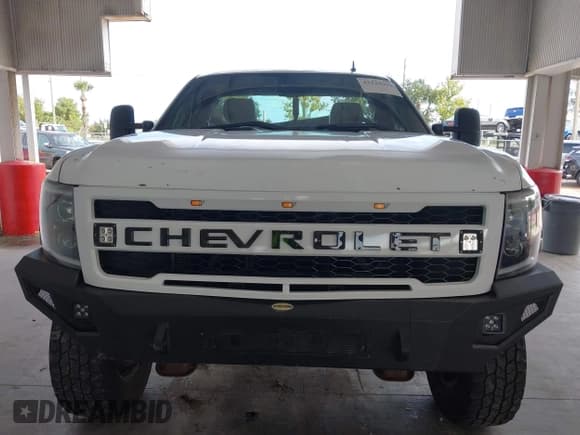 ✅ 2007 Chevrolet Silverado 1500 Work Truck • VIN: 1GCEC14C37E519953 • Lot: 43124498. Wystawiony na IAAI z przebiegiem 297 930 mil. Bezpłatny archiwum sprzedaży aukcyjnych z USA i szczegółowy raport historii pojazdu na DreamBid. Zdjęcie 13.