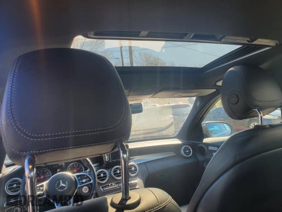 ✅ 2019 Mercedes-Benz C 300 • VIN: 55SWF8EB5KU290580 • Lot: 53017925. Wystawiony na Copart z przebiegiem Nie podano. Bezpłatny archiwum sprzedaży aukcyjnych z USA i szczegółowy raport historii pojazdu na DreamBid. Zdjęcie 6.