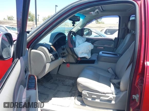 ✅ 2013 Chevrolet Tahoe LT • VIN: 1GNSCBE00DR145715 • Lot: 42722381. Wystawiony na IAAI z przebiegiem 145 982 mil. Bezpłatny archiwum sprzedaży aukcyjnych z USA i szczegółowy raport historii pojazdu na DreamBid. Zdjęcie 5.