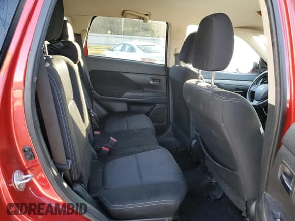 ✅ 2018 Mitsubishi Outlander ES • VIN: JA4AZ3A35JZ056916 • Lot: 91892615. Wystawiony na Copart z przebiegiem 150 223 mil. Bezpłatny archiwum sprzedaży aukcyjnych z USA i szczegółowy raport historii pojazdu na DreamBid. Zdjęcie 11.