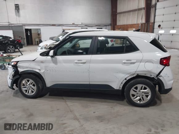 ✅ 2021 Hyundai Venue SE • VIN: KMHRB8A35MU099403 • Lot: 42106478. Listed on IAAI with 29,017 mi. Free auction sales archive from the USA and detailed vehicle history report at DreamBid. Image 14.