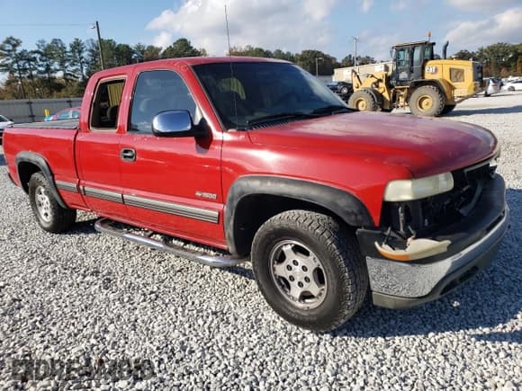 ✅ 2002 Chevrolet Silverado 1500 LS • VIN: 2GCEC19T821418748 • Лот: 80121704. Опубликован ранее на Copart с пробегом 560 920 миль. Бесплатный доступ к архиву аукционных продаж из США и подробный отчёт об истории автомобиля на DreamBid. Изображение 4.