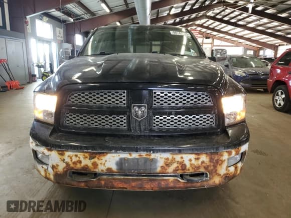 ✅ 2009 Dodge 1500 SLT • VIN: 1D3HV18T19S788370 • Lot: 88747525. Wystawiony na Copart z przebiegiem 131 081 mil. Bezpłatny archiwum sprzedaży aukcyjnych z USA i szczegółowy raport historii pojazdu na DreamBid. Zdjęcie 5.
