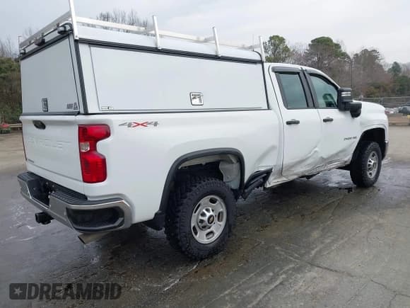 ✅ 2024 Chevrolet Silverado 2500HD Work Truck • VIN: 1GC2YLE72RF198079 • Lot: 41586127. Wystawiony na IAAI z przebiegiem 9 934 mil. Bezpłatny archiwum sprzedaży aukcyjnych z USA i szczegółowy raport historii pojazdu na DreamBid. Zdjęcie 4.
