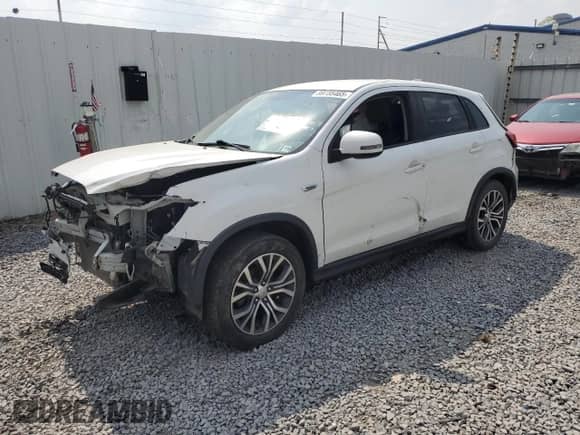 2018 Mitsubishi Outlander SE z VIN JA4AR3AW3JZ012651, wystawiony jako Copart lot #59735465 z przebiegiem Nie podano mil oraz Szkoda całkowita • Salvage title. Historia ofert i sprzedaży dostępna na DreamBid. Obrazek 1.