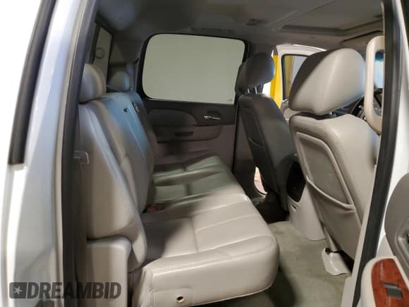 ✅ 2010 Chevrolet Silverado 1500 LTZ • VIN: 3GCRKTE36AG128763 • Лот: 75653394. Опубликован ранее на Copart с пробегом 194 947 миль. Бесплатный доступ к архиву аукционных продаж из США и подробный отчёт об истории автомобиля на DreamBid. Изображение 10.