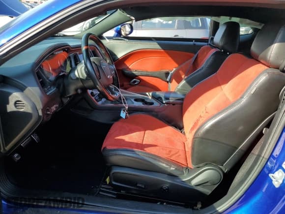 ✅ 2021 Dodge Challenger GT • VIN: 2C3CDZKG3MH587400 • Lot: 63537174. Wystawiony na Copart z przebiegiem 38 176 mil. Bezpłatny archiwum sprzedaży aukcyjnych z USA i szczegółowy raport historii pojazdu na DreamBid. Zdjęcie 7.