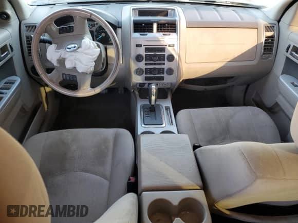 2011 Mercury Mariner z VIN 4M2CN8B76BKJ01102, wystawiony jako Copart lot #88304515 z przebiegiem 109 684 mil mil oraz Szkoda całkowita • Salvage title. Historia ofert i sprzedaży dostępna na DreamBid. Obrazek 8.