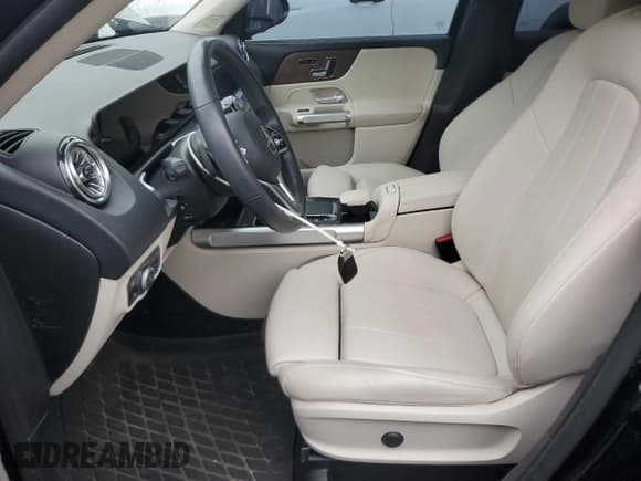 ✅ 2023 Mercedes-Benz GLB 250 • VIN: W1N4M4HB7PW327630 • Lot: 92371675. Wystawiony na Copart z przebiegiem Nie podano. Bezpłatny archiwum sprzedaży aukcyjnych z USA i szczegółowy raport historii pojazdu na DreamBid. Zdjęcie 7.