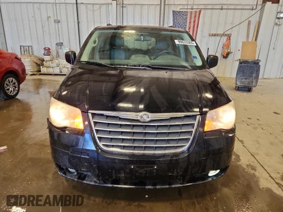 ✅ 2010 Chrysler Town & Country Touring Plus • VIN: 2A4RR8D12AR451706 • Lot: 90633365. Wystawiony na Copart z przebiegiem 207 519 mil. Bezpłatny archiwum sprzedaży aukcyjnych z USA i szczegółowy raport historii pojazdu na DreamBid. Zdjęcie 5.