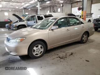 ✅ 2002 Toyota Camry XLE • VIN: 4T1BF30K62U020531 • Лот: 85925345. Опубликован ранее на Copart с пробегом 237 076 миль. Бесплатный доступ к архиву аукционных продаж из США и подробный отчёт об истории автомобиля на DreamBid. Изображение 1.