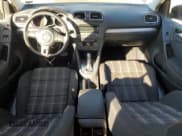 ✅ 2013 Volkswagen Golf • VIN: WVWDB7AJ9DW036753 • Lot: 91020925. Wystawiony na Copart z przebiegiem 171 446 mil. Bezpłatny archiwum sprzedaży aukcyjnych z USA i szczegółowy raport historii pojazdu na DreamBid. Zdjęcie 8.