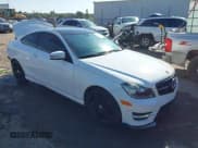 ✅ 2015 Mercedes-Benz C 250 • VIN: WDDGJ4HB2FG433897 • Lot: 42830216. Wystawiony na IAAI z przebiegiem 105 092 mil. Bezpłatny archiwum sprzedaży aukcyjnych z USA i szczegółowy raport historii pojazdu na DreamBid. Zdjęcie 1.