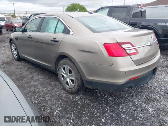 ✅ 2016 Ford Police Interceptor • VIN: 1FAHP2MK5GG119336 • Lot: 42318039. Listed on IAAI with 89,583 mi. Free auction sales archive from the USA and detailed vehicle history report at DreamBid. Image 3.