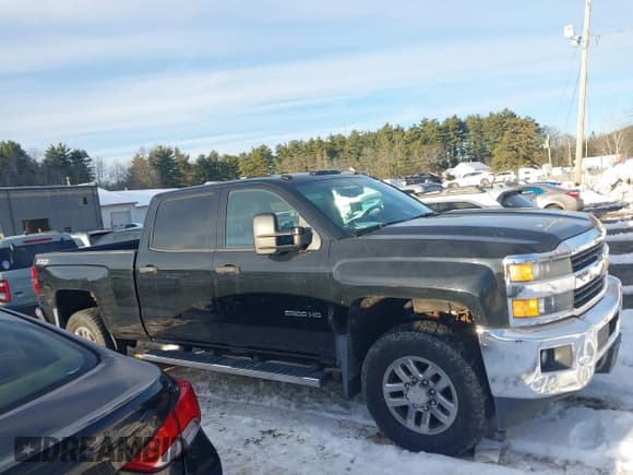 ✅ 2015 Chevrolet Silverado 2500HD LT • VIN: 1GC1KVEG9FF102081 • Лот: 43846233. Опубликован ранее на IAAI с пробегом 117 900 миль. Бесплатный доступ к архиву аукционных продаж из США и подробный отчёт об истории автомобиля на DreamBid. Изображение 13.