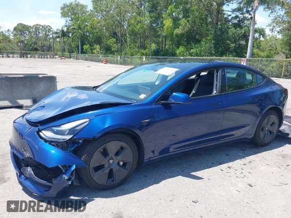 ✅ 2022 Tesla Model 3 Long Range • VIN: 5YJ3E1EB6NF106038 • Lot: 42214585. Wystawiony na IAAI z przebiegiem 40 667 mil. Bezpłatny archiwum sprzedaży aukcyjnych z USA i szczegółowy raport historii pojazdu na DreamBid. Zdjęcie 17.